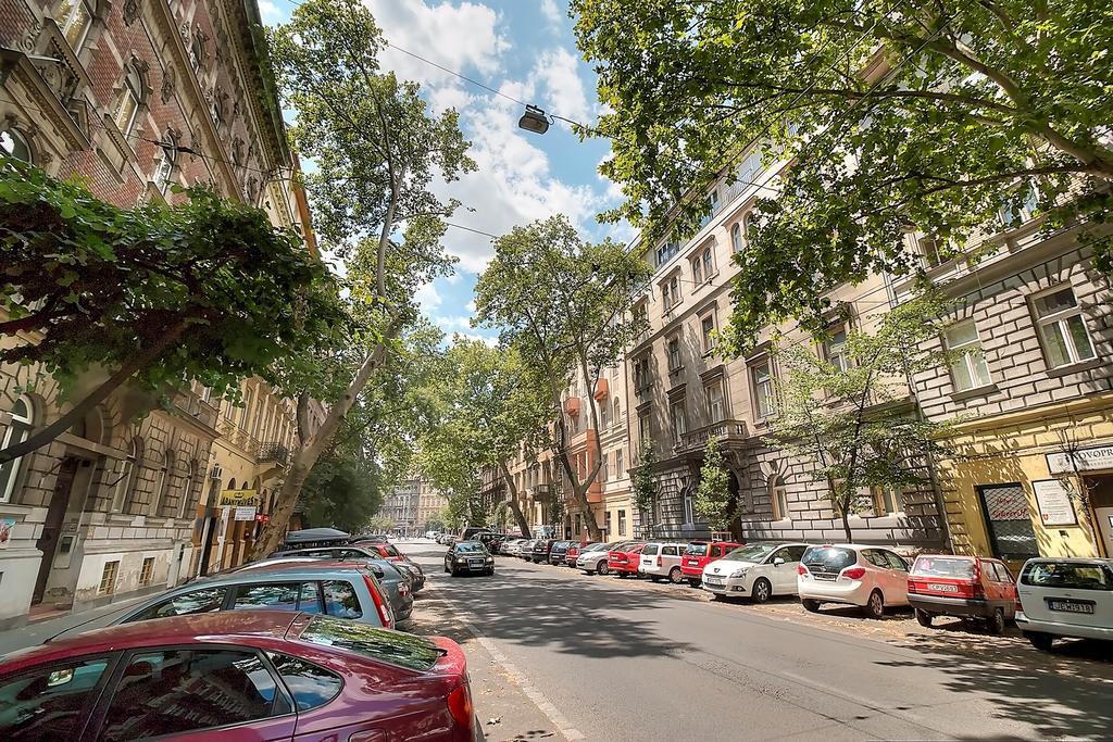 Little Americas Westend * Budapeste